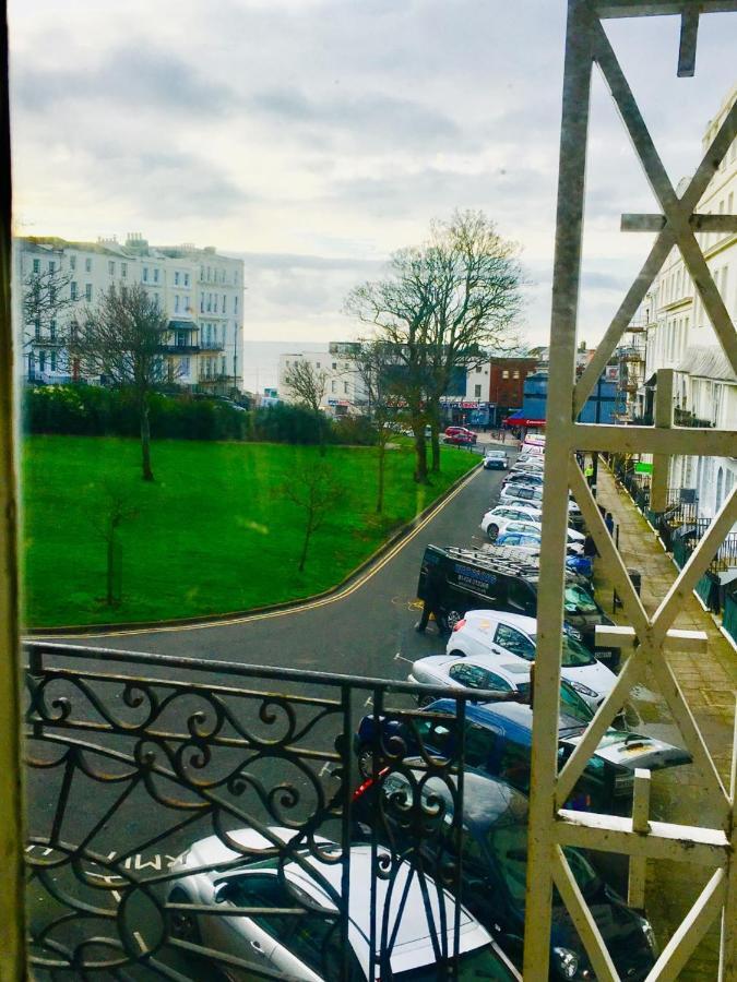 Grade 2 Listed Apartment In Heart Of Hastings Buitenkant foto